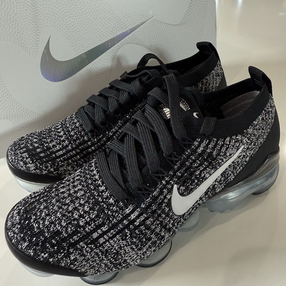 Nike Air Vapormax Flyknit 3 Sneakers Oreo Black White AJ6910-001 Womens Size 5.5
